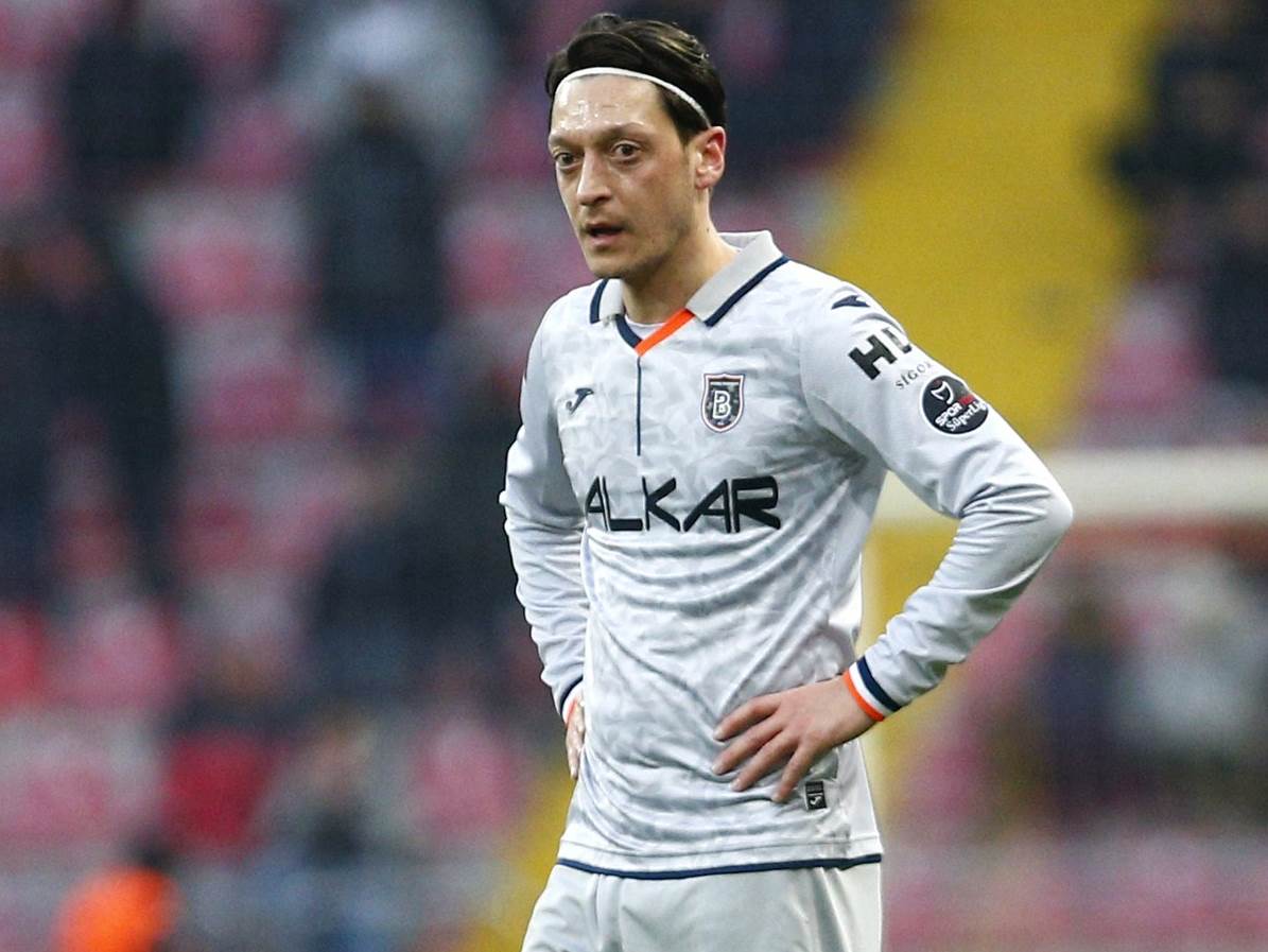  Ozil završio fudbalsku karijeru 