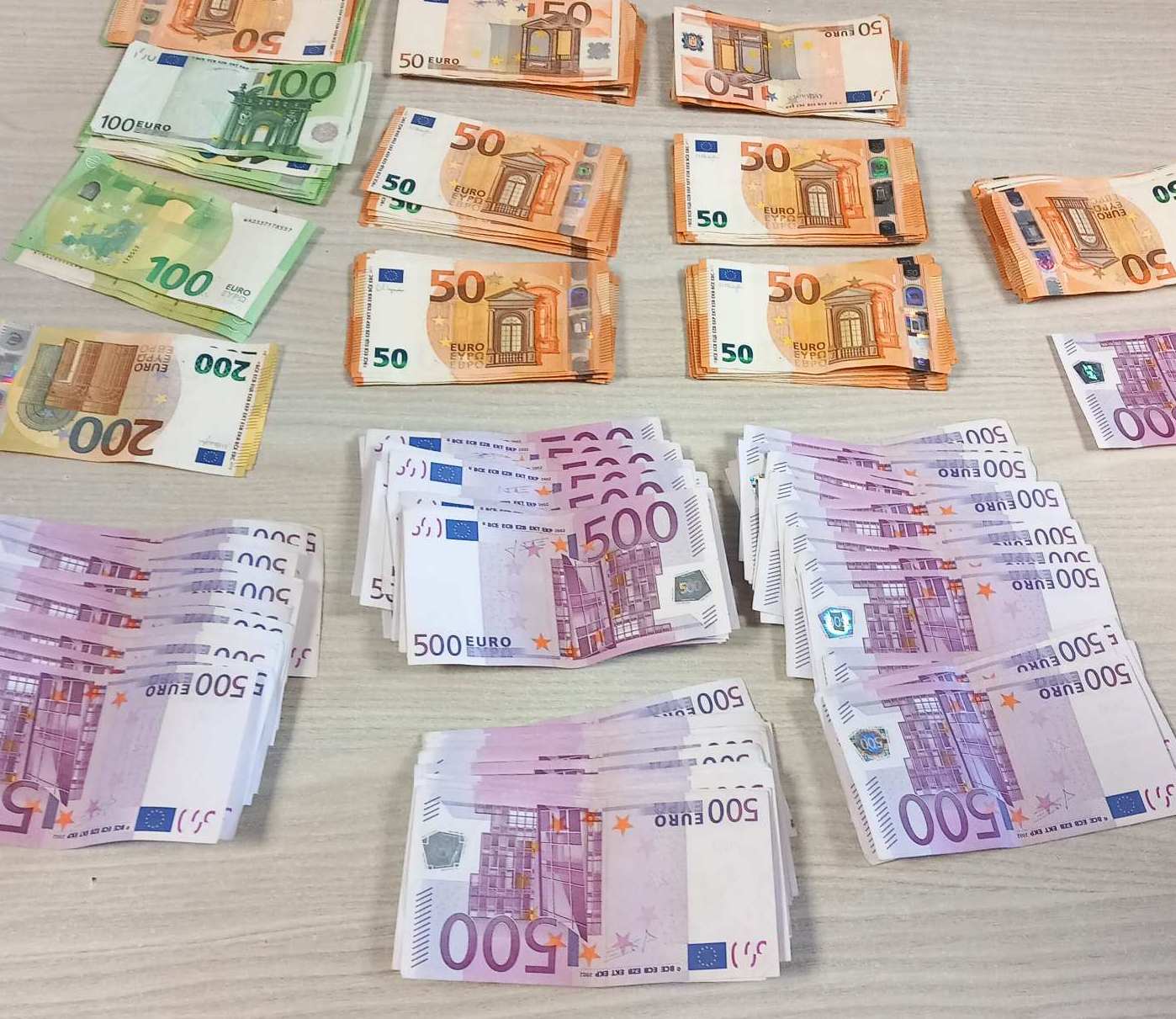  Iz BiH pokušali iznijeti 50.000 evra 