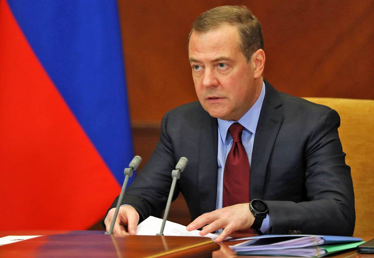 Medvedev uporedio Zelenskog s Hitlerom 