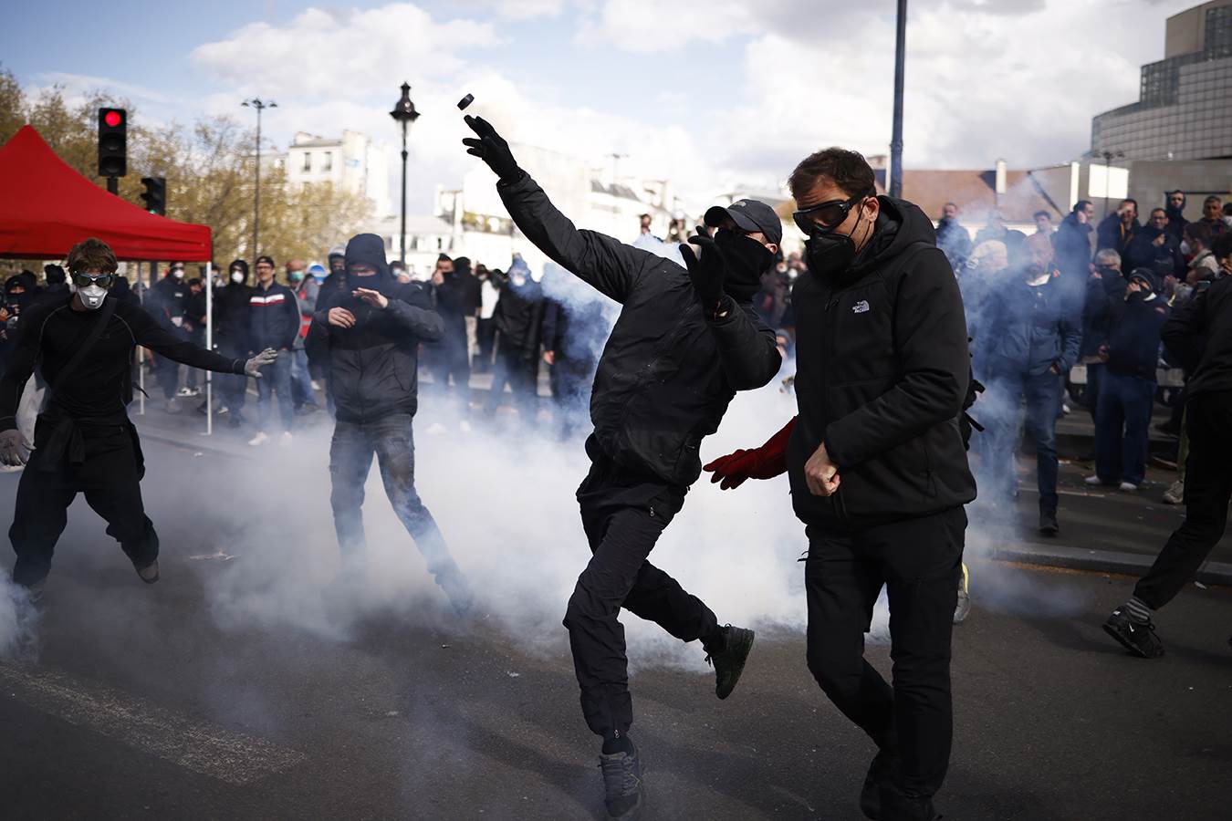  Protest u Parizu zbog reforme penzija, povrijeđena jedna osoba 