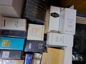 Krijumčario parfeme u sanitetskom vozilu Krijumčario parfeme u sanitetskom vozilu