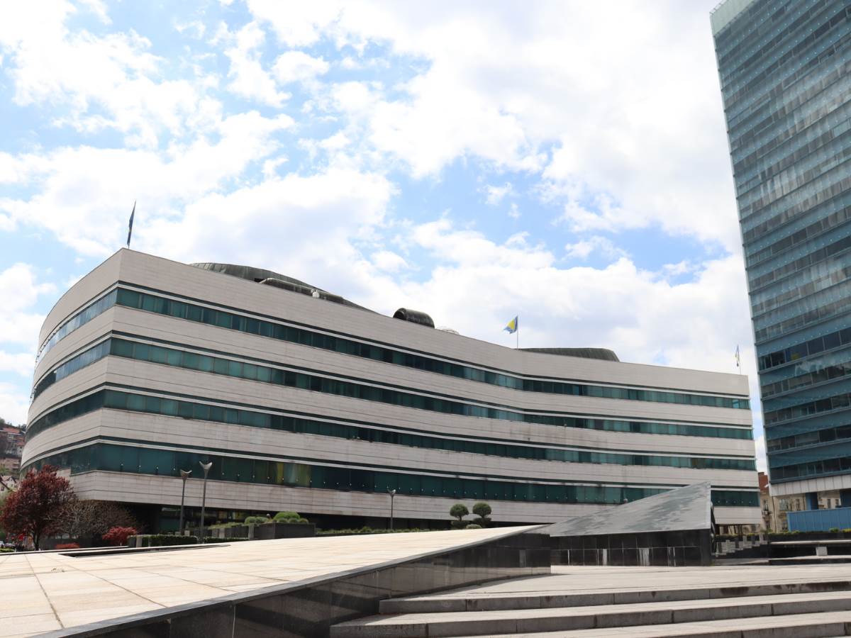  Parlament BiH: Obustavljen postupak za Zakon o sudu, usvojen Prijedlog zakona o VSTS-u 