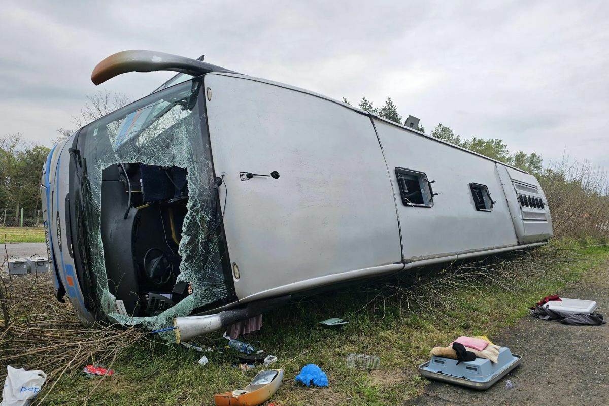  Autobus iz Srbije prevrnuo se na autoputu u Mađarskoj 