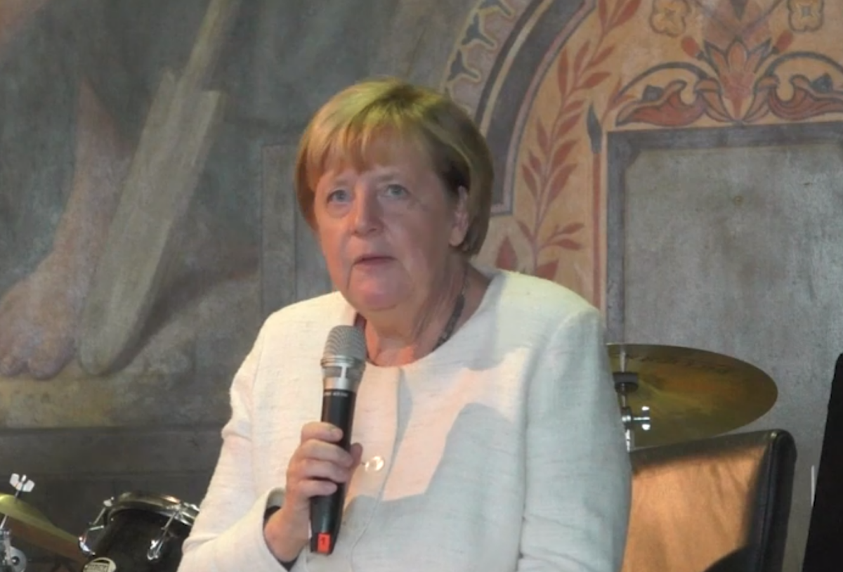  Angela Merkel najavila memoare 