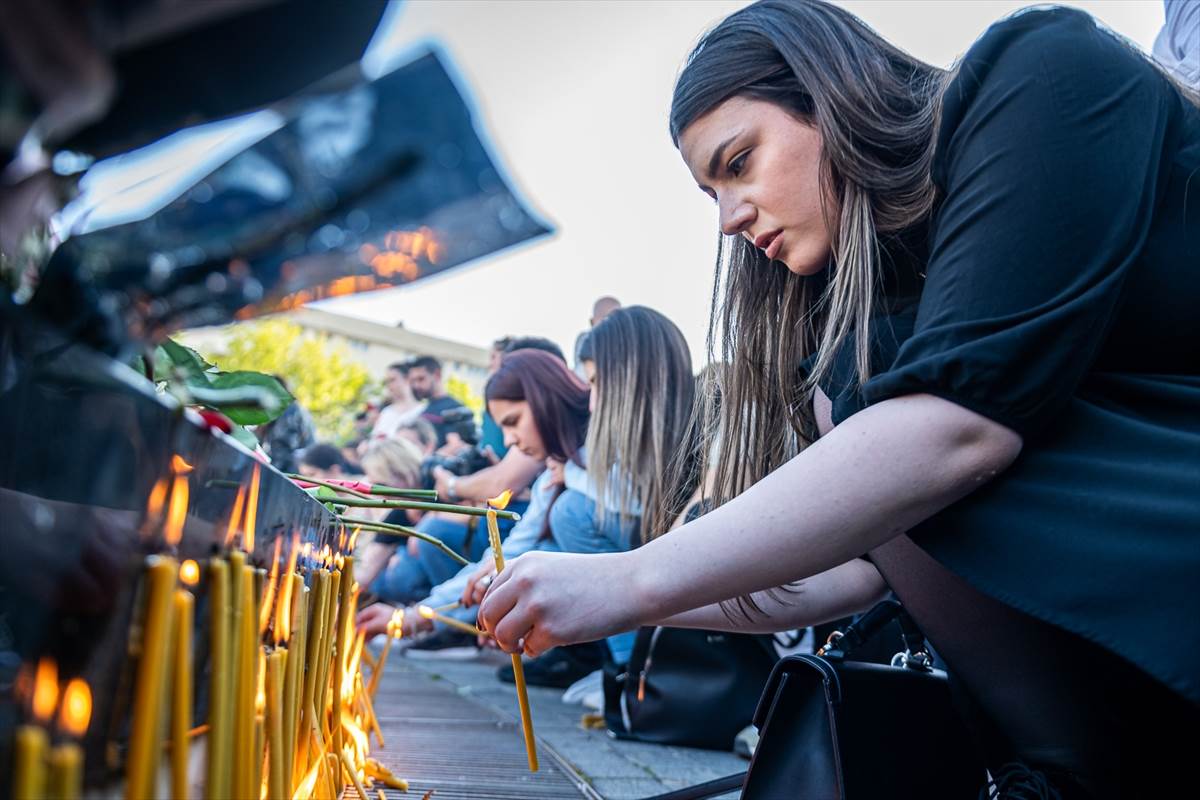  Podgoričani odali počast žrtvama tragedije u Srbiji 