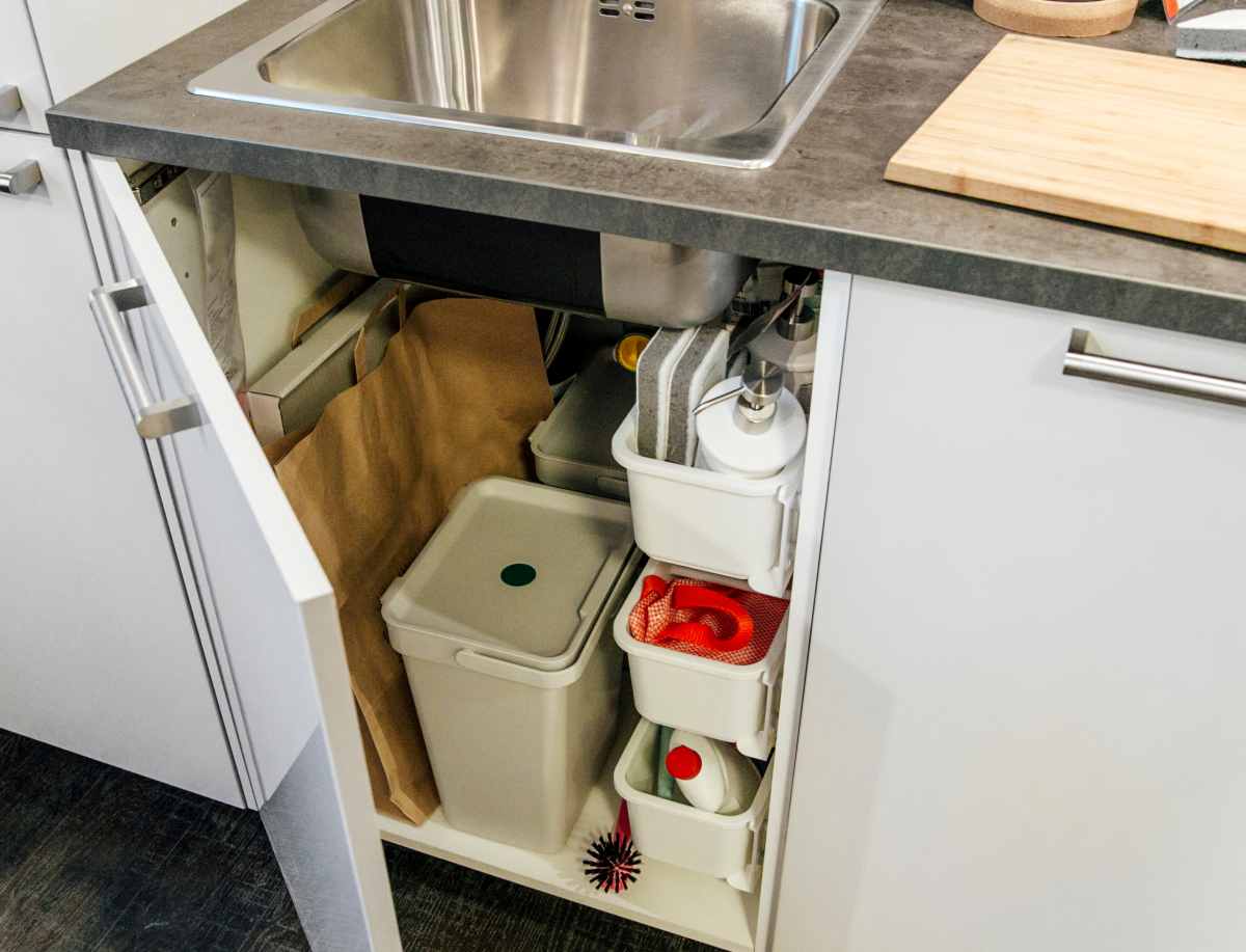 4 stvari koje ne treba da držite ispod sudopere 4 stvari koje ne treba da držite ispod sudopere