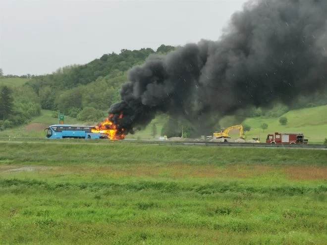  U Hrvatskoj se zapalio autobus iz Tuzle 