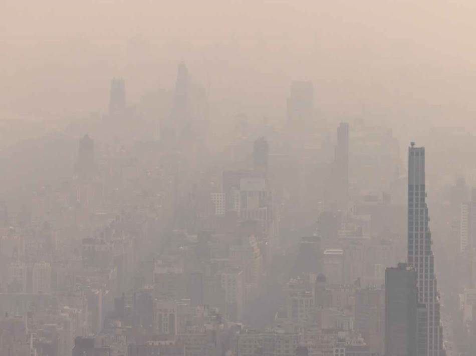  U Njujork stigao dim sa opasnim česticama iz Kanade 