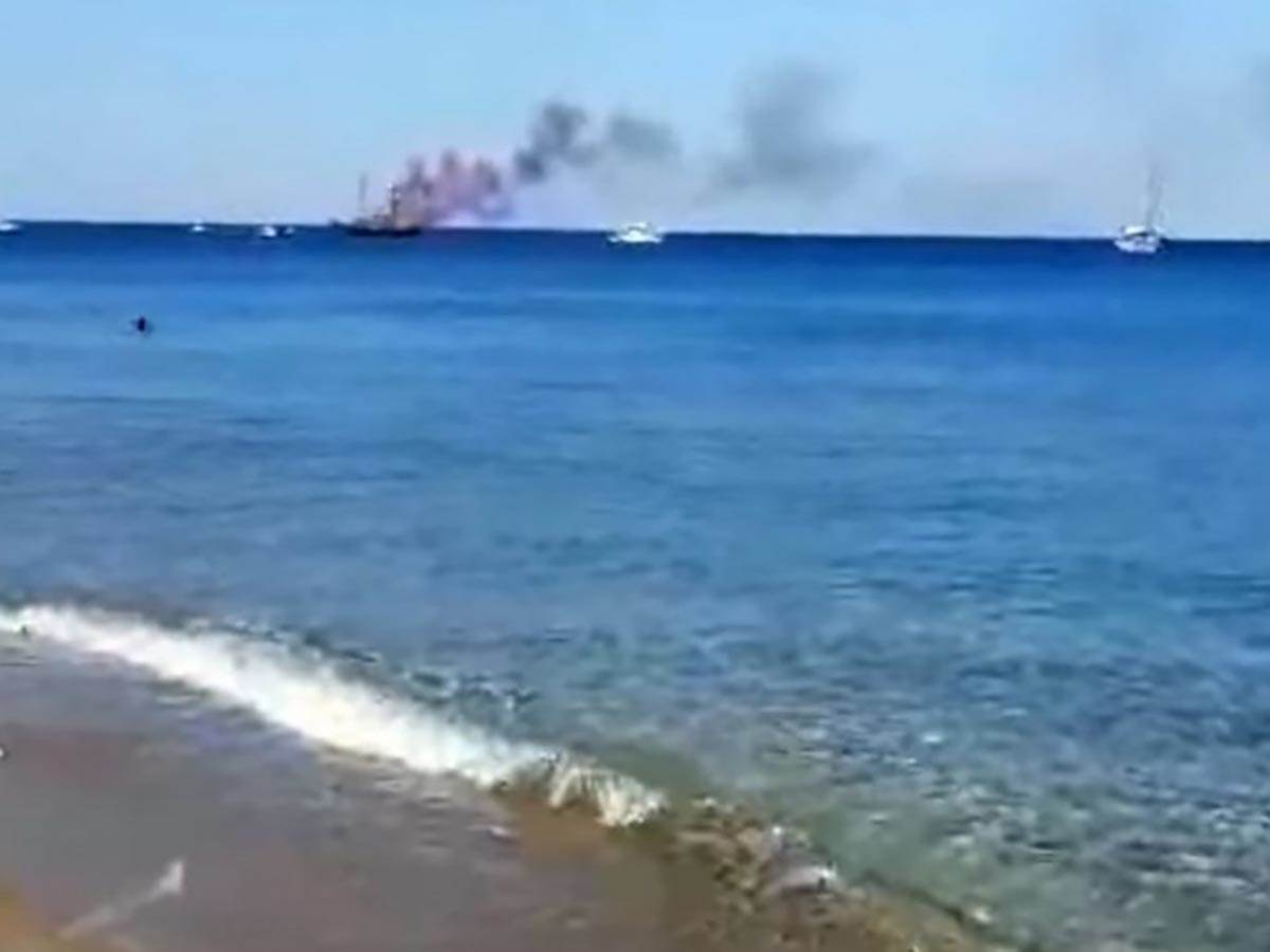  Požar na brodu u Grčkoj 