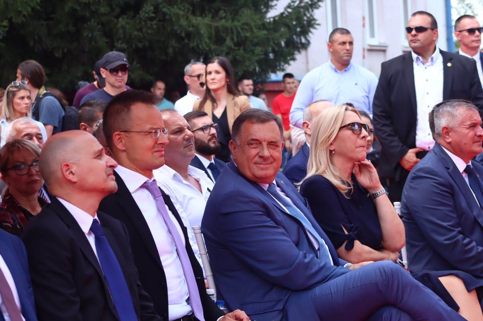  Peter Sijarto i Dodik 