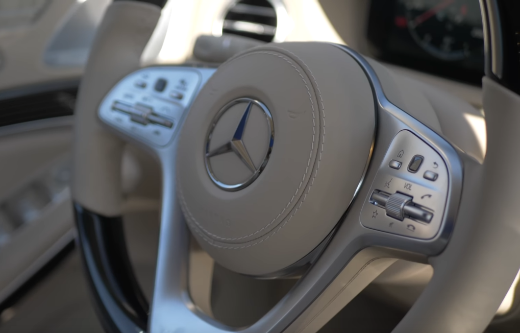  Mercedes povlači auta zbog pumpe 