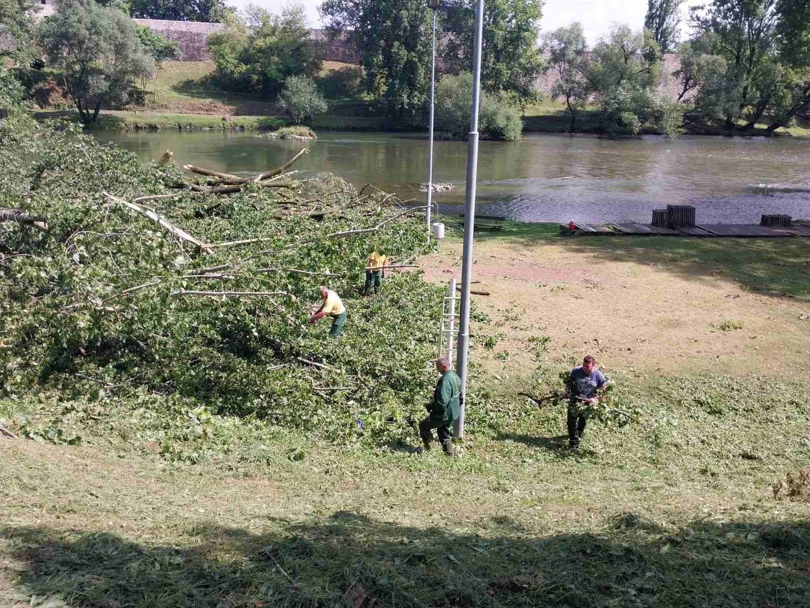  Saniranje posljedica nevremena u Banjaluci 