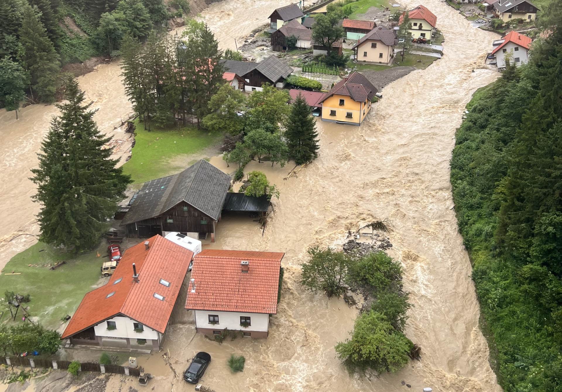  Vlada Slovenije upozorenje na poplave  