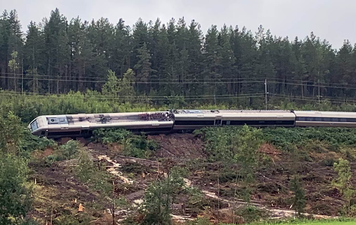  Voz u Švedskoj iskliznuo iz šina 
