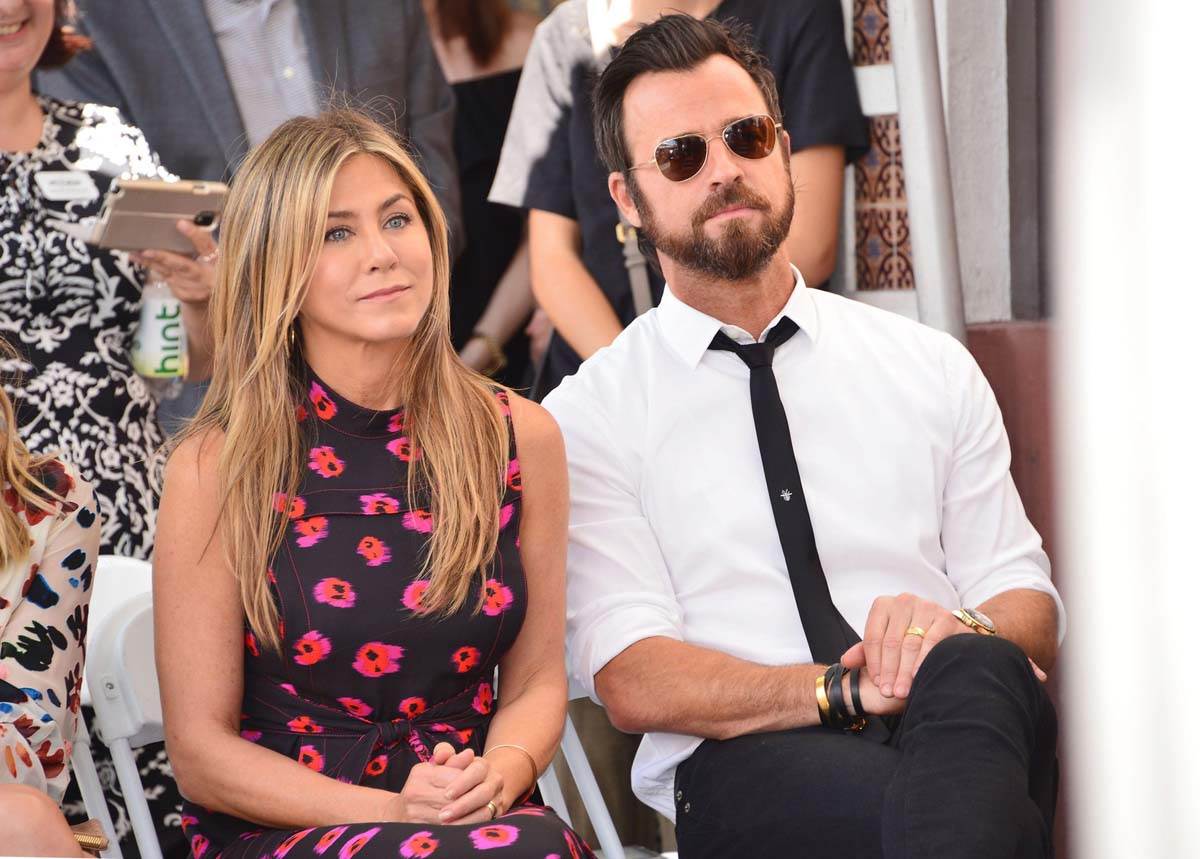  Bivši muž Dženifer Aniston u društve nove djevojke 