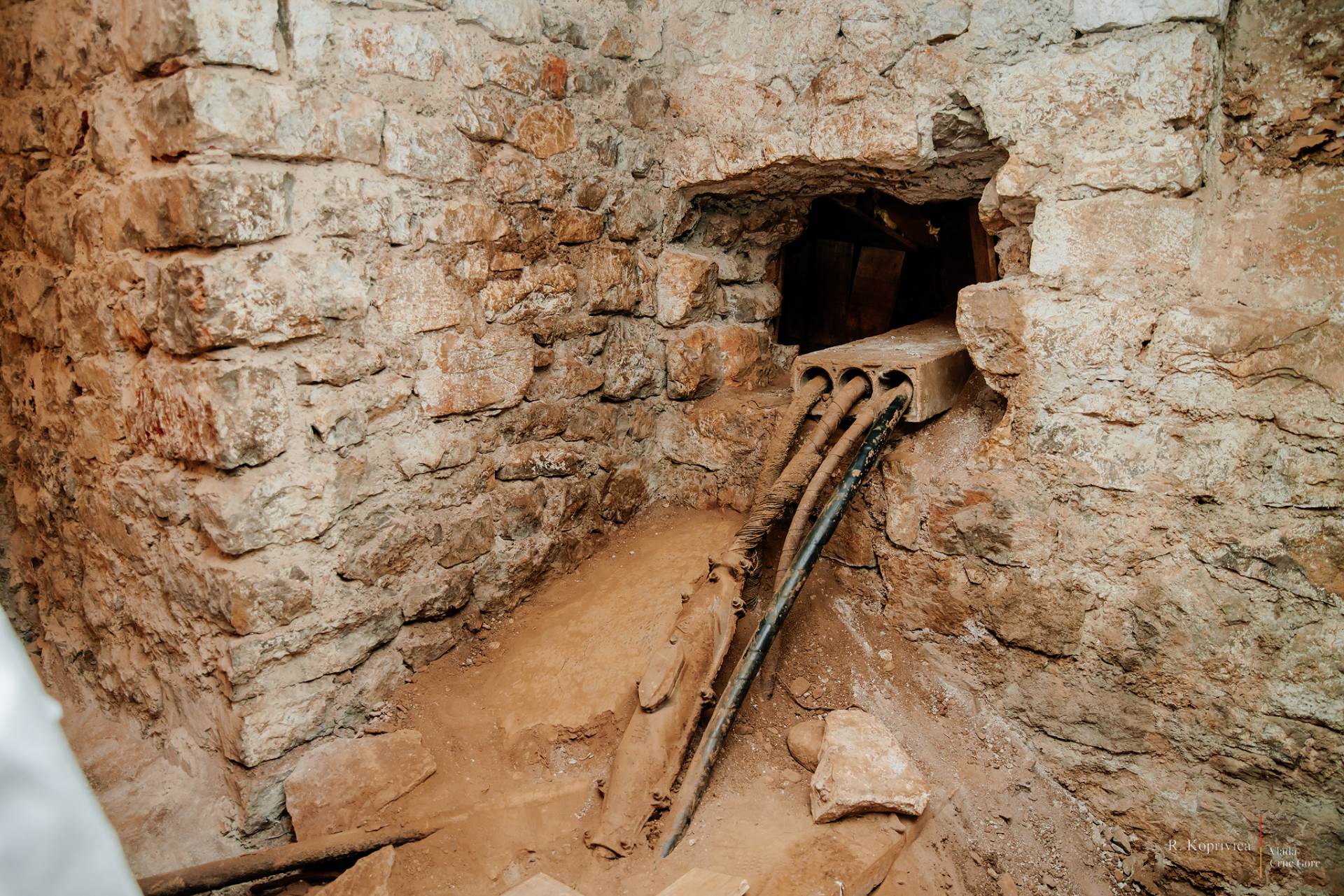 Kopanje tunela u Podgorici alat 