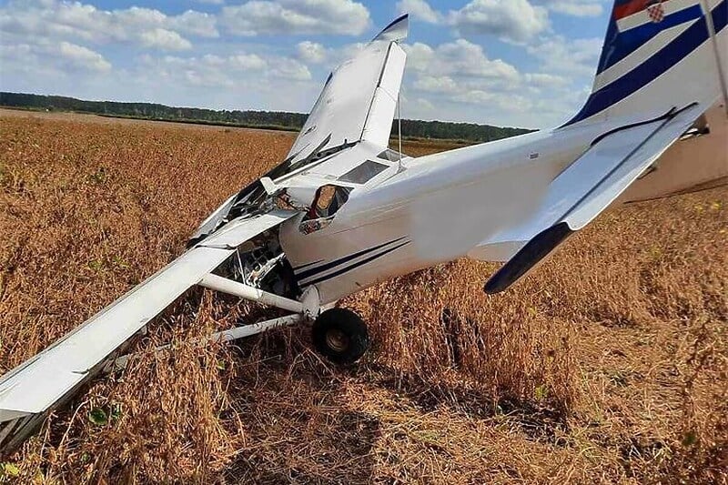  Pao avion nedaleko od Vinkovaca 