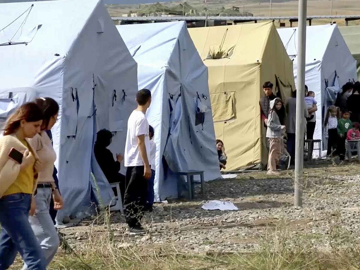 Jermeni se predaju nakon dostavljanja pomoći Jermeni se predaju nakon dostavljanja pomoći
