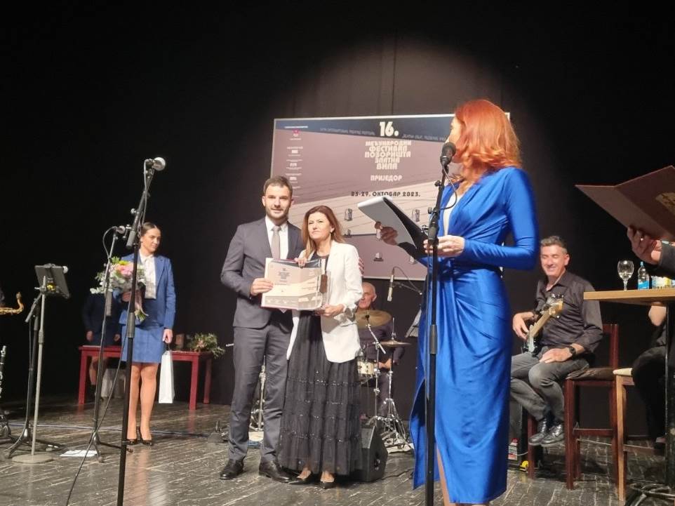  Predstava Gospođica pobjednik Zlatne vile u Prijedoru 
