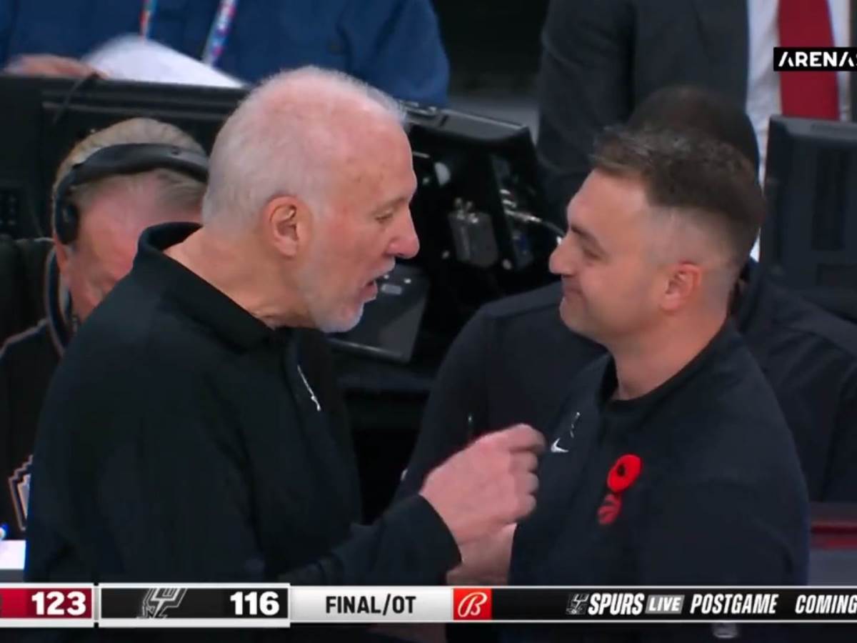 Greg Popovic i Darko Rajakovic pozdrav na kraju meca Greg Popovic i Darko Rajakovic pozdrav na kraju meca