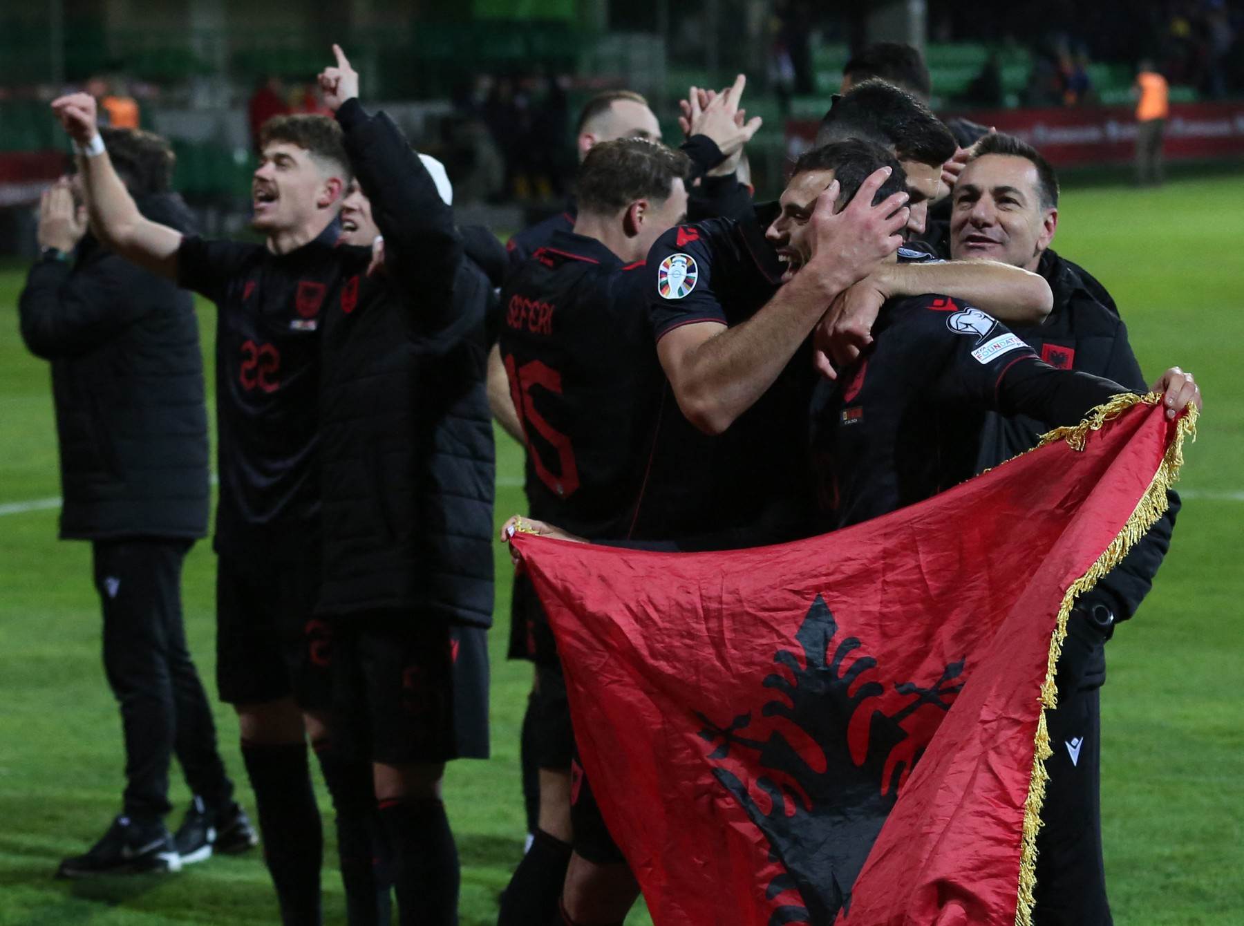  Albanski fudbaler obukao duks Adem Jasari 