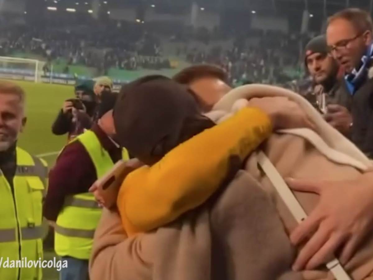  Jan Oblak i Olga Danilovic poljubac poslije utakmice video snimak 