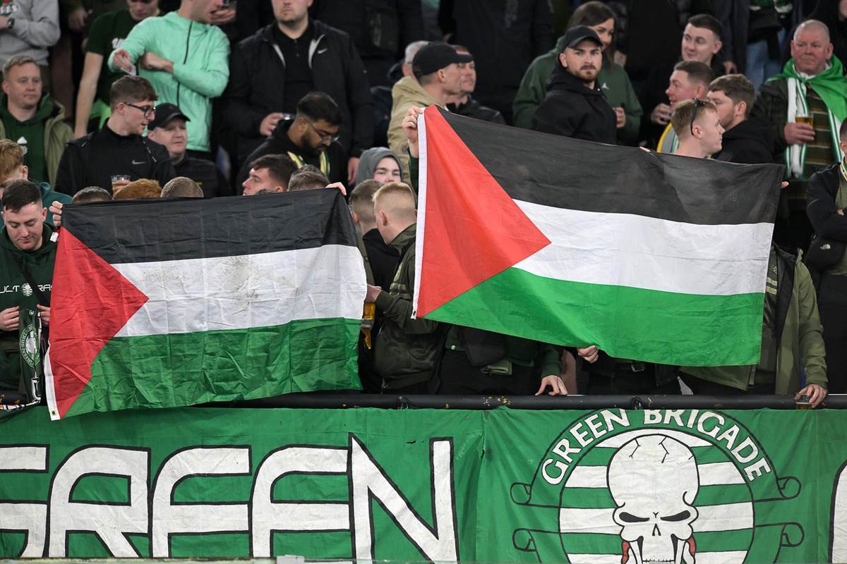  navijači seltika zastave palestine  