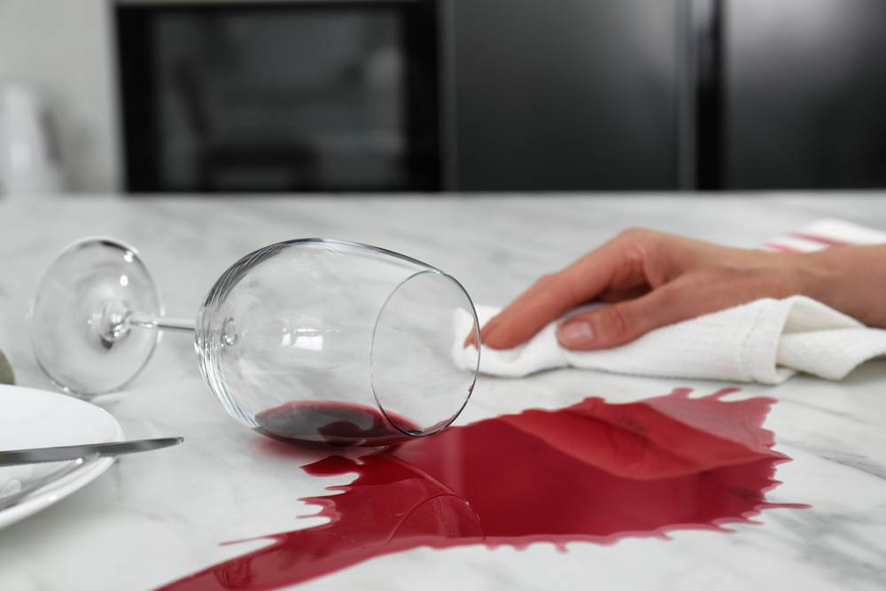  Kako skinuti fleke od crvenog vina 