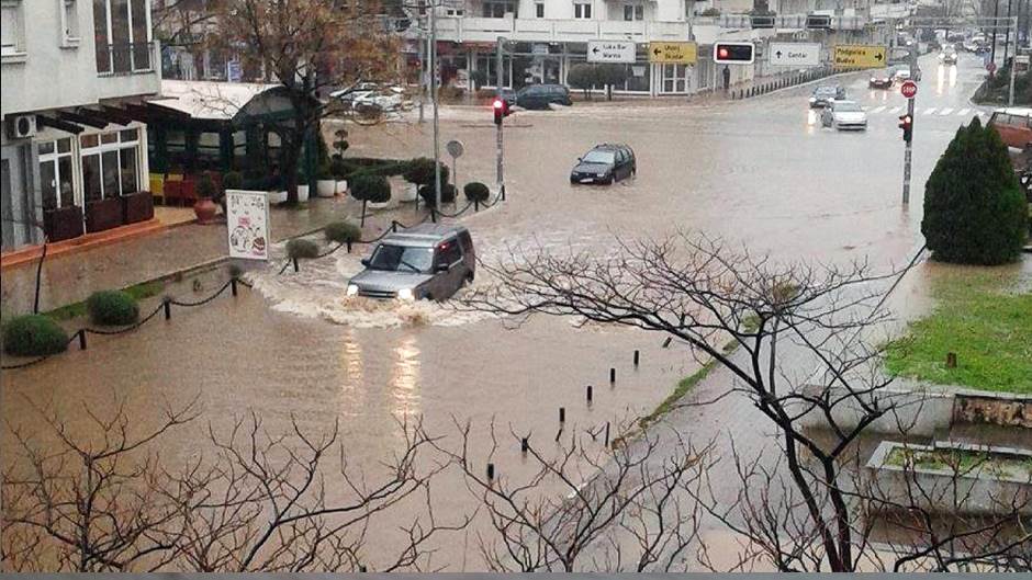  Haos na Jadranu, Herceg Novi pod vodom! (FOTO) 