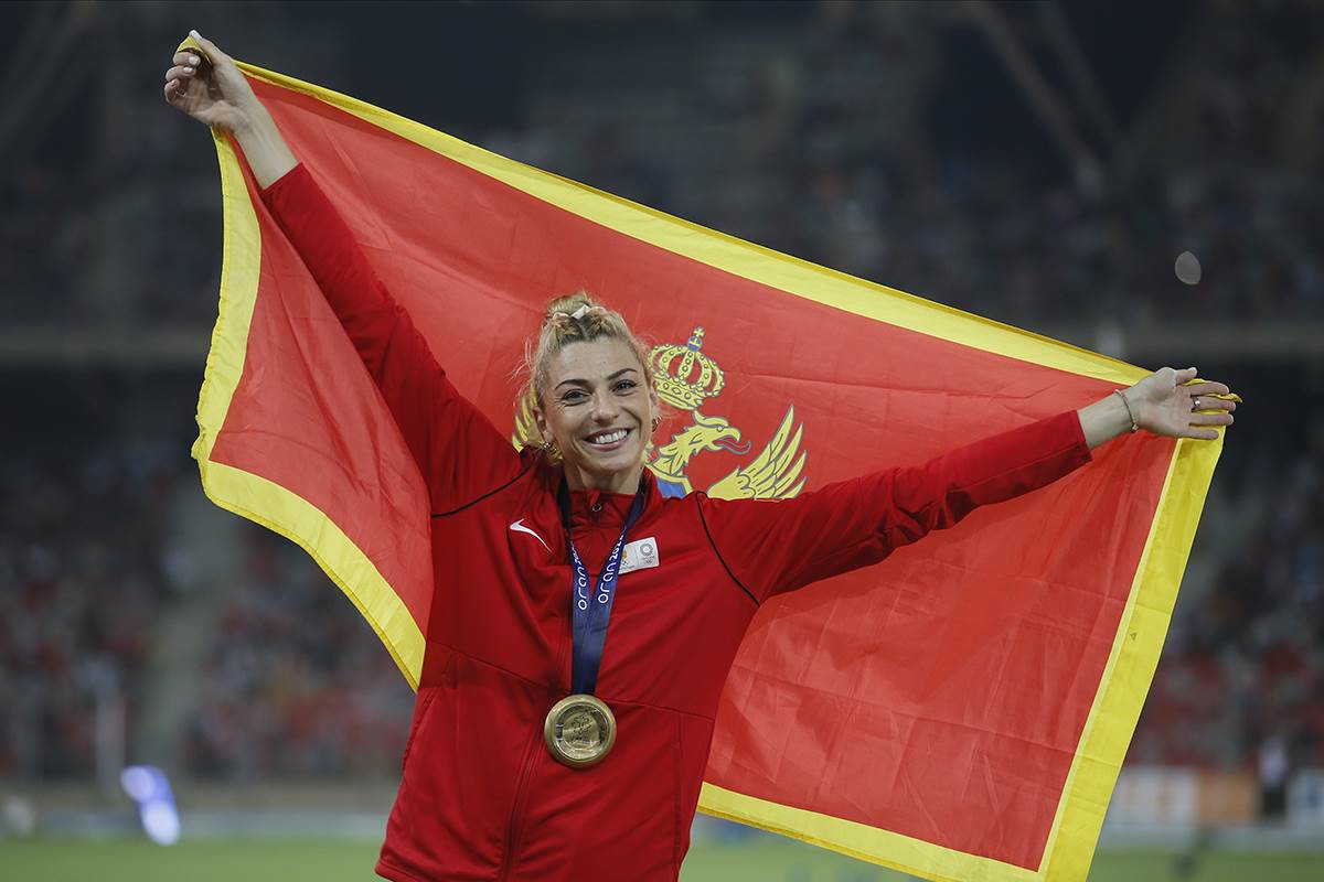  Crnogorska atletičarka rekla da je na zastavi kokoška  