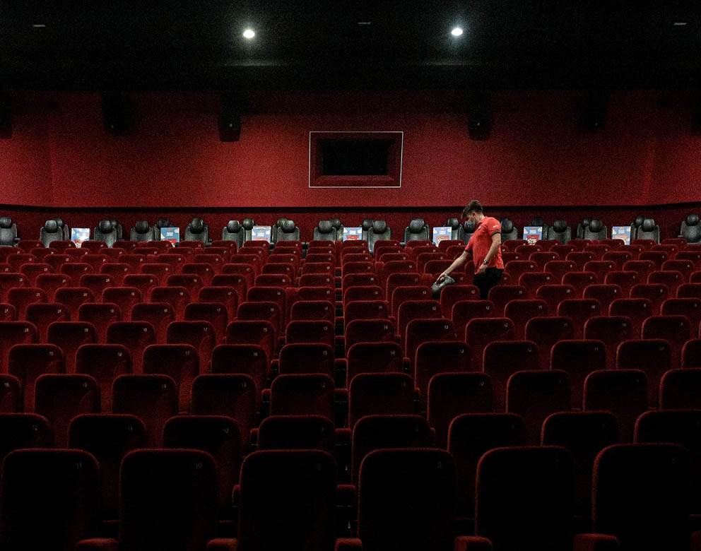 Sjedišta u bioskopu crvene boje 