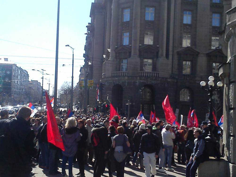  Dveri protestovale ispred Vlade Srbije 