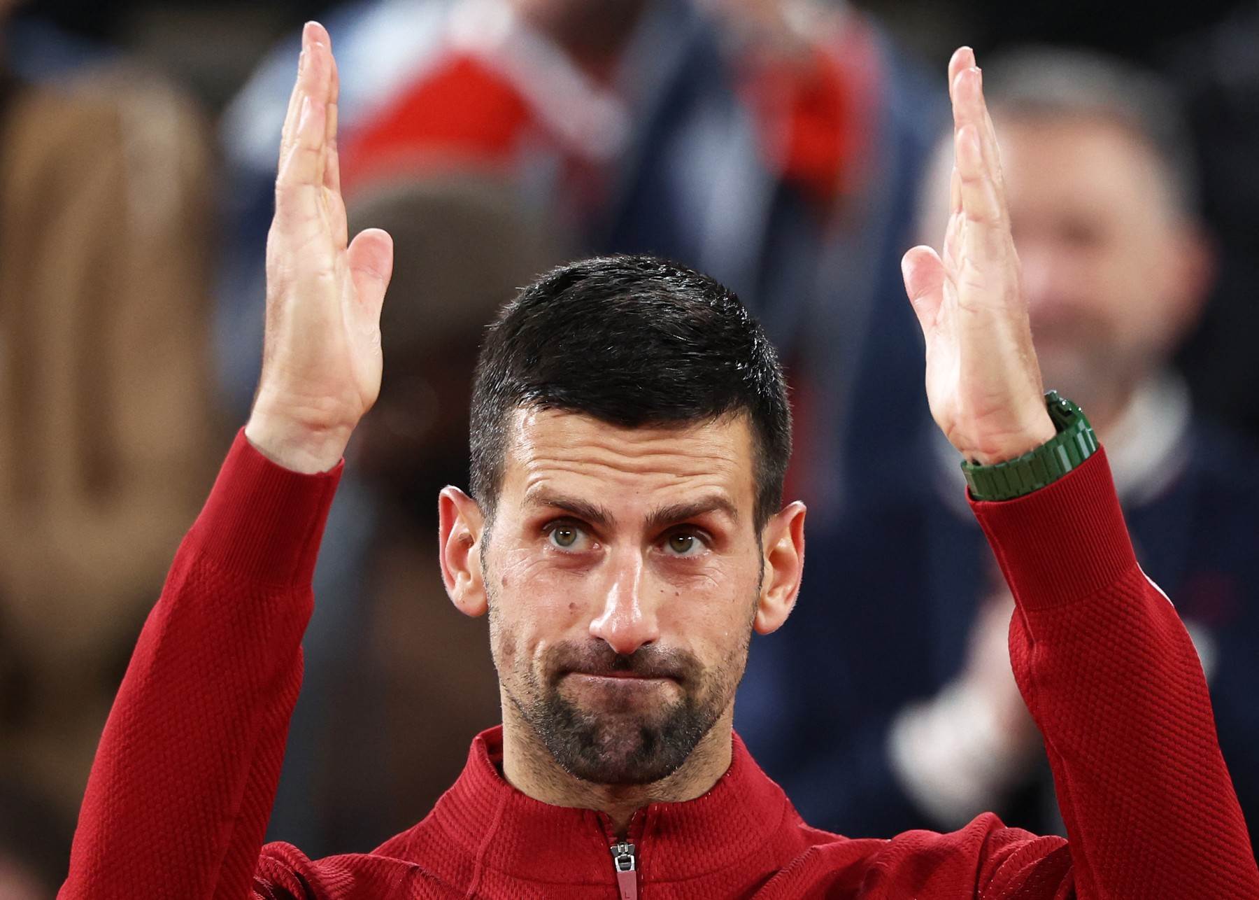  novak djokovic gleda finale rolan garosa sa sinom 