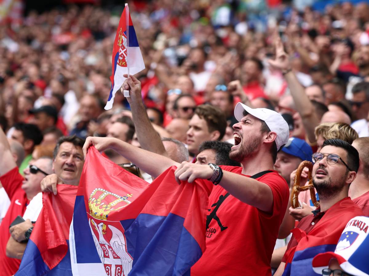  mbijent na utakmici Srbija - Slovenija (FOTO) 