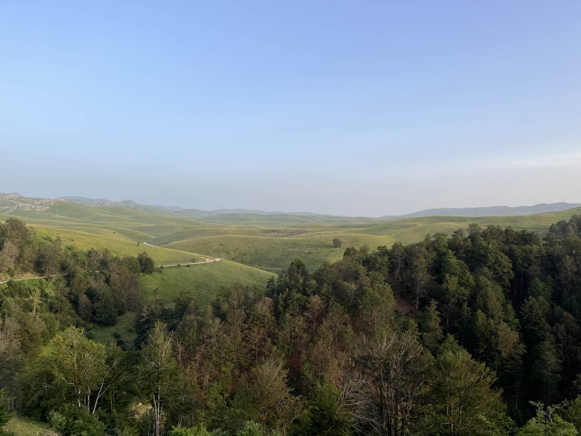  Upozorenje na olujnu buru i požare u Hercegovini 