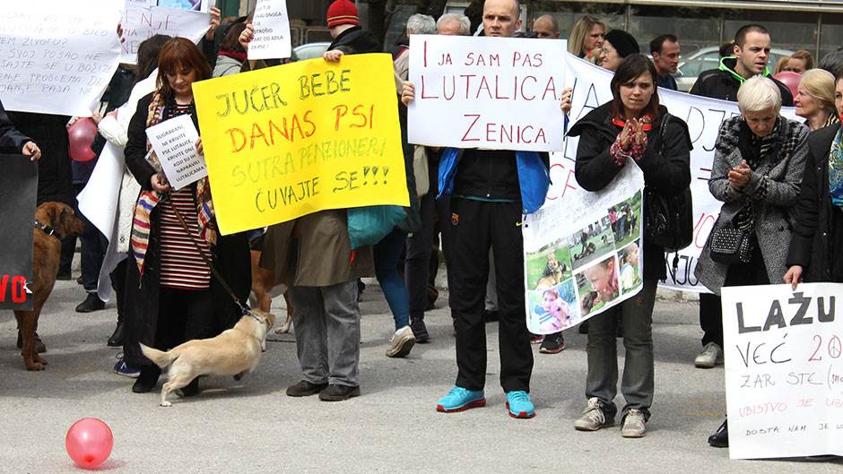  Protest zbog ubijanja pasa lutalica u Sarajevu 