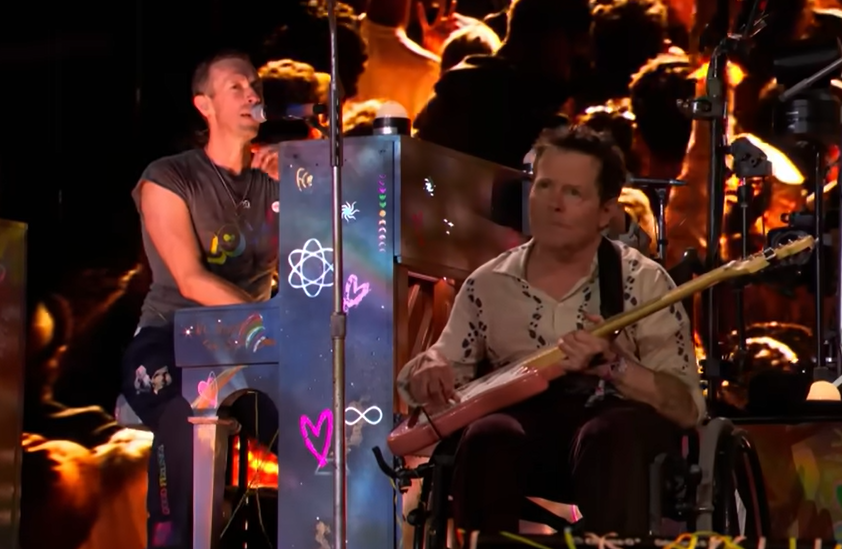  Majkl Džej Foks sa Coldplay na Glastonberi festivalu 