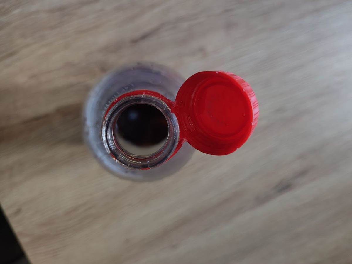  Kako se otvaraju flaše sa neodvojivim čepovima 