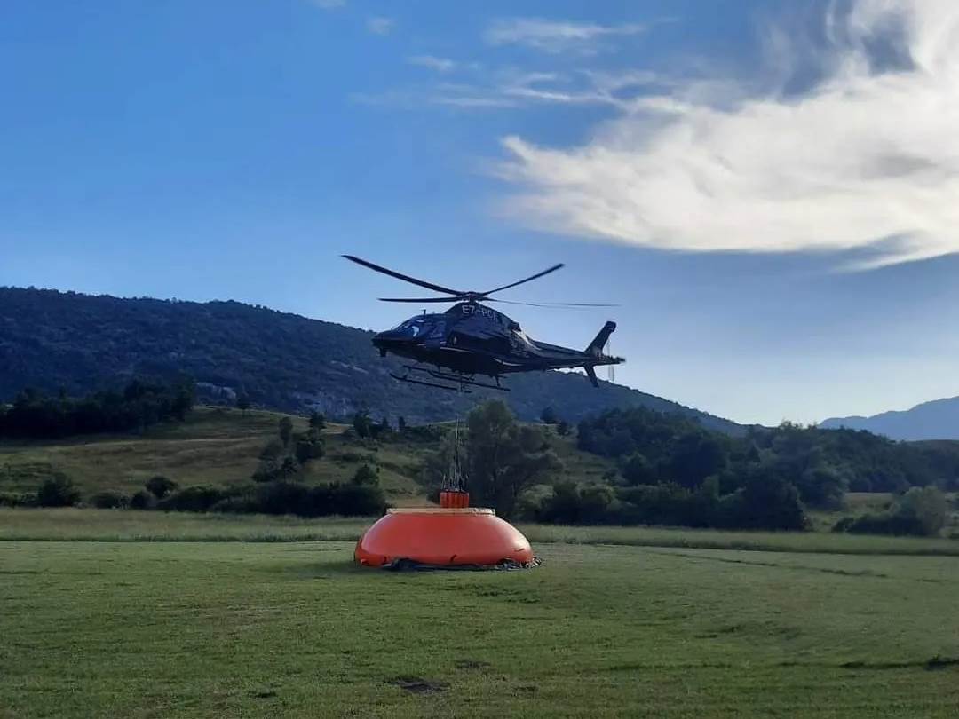  lokalizovani požari kod gacka uz pomoć helikoptera 