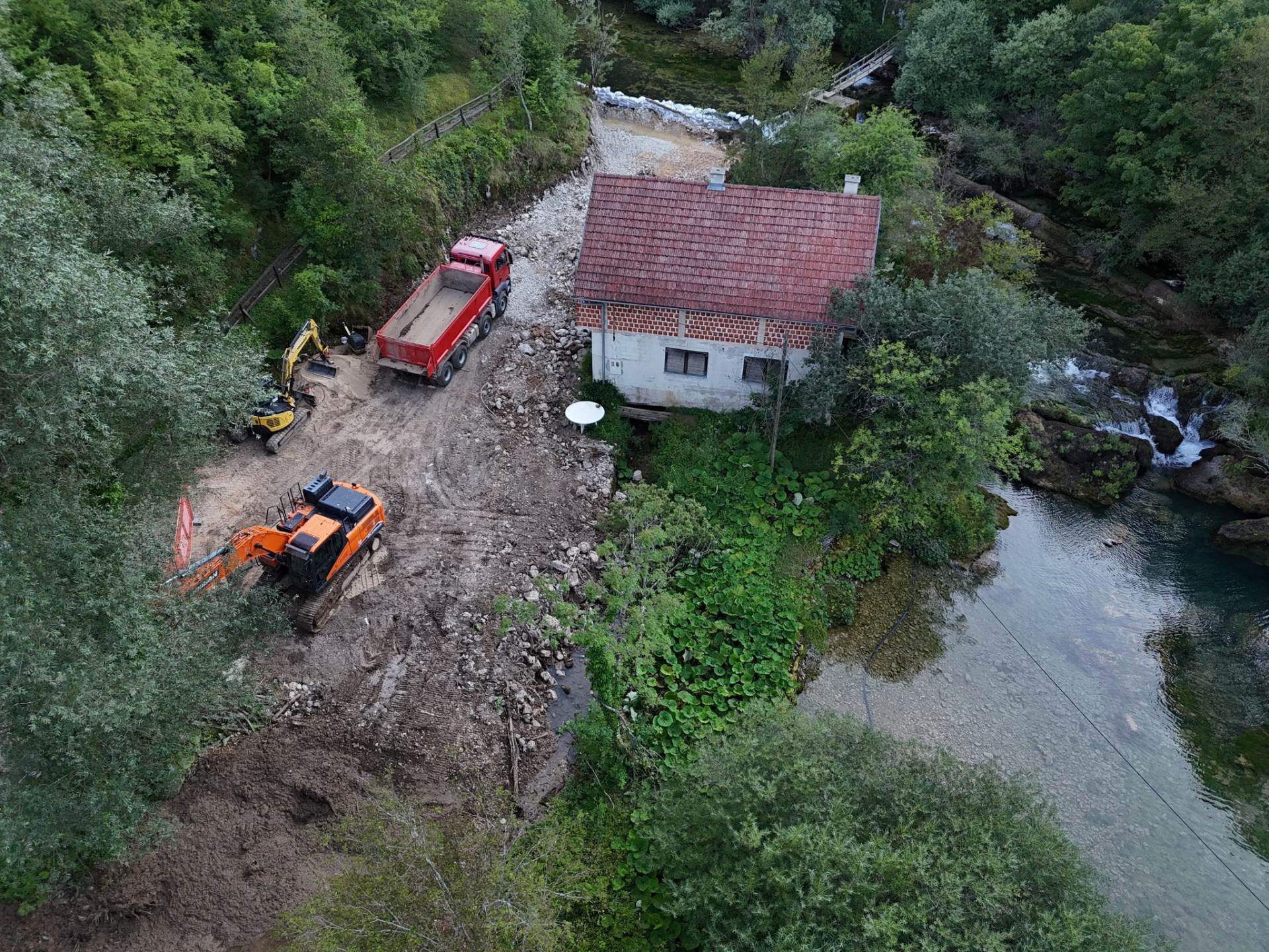  Nema zvaničnog rješenja o obustavi gradnje mini hidroelektrane na Uni 