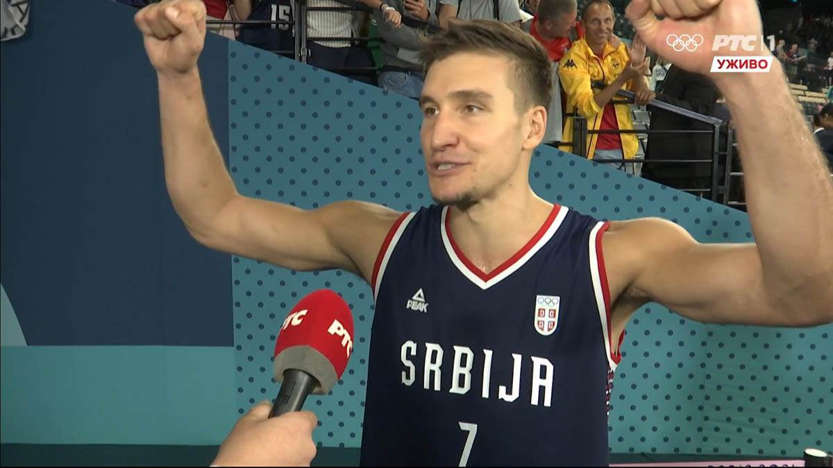  Bogdanović Micić i Petrušev poslije pobjede nad Njemačkom i osvojene bronze 