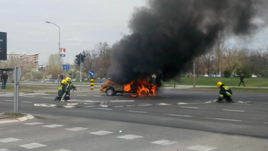  Čovjek izgorio u autu kod Šida 