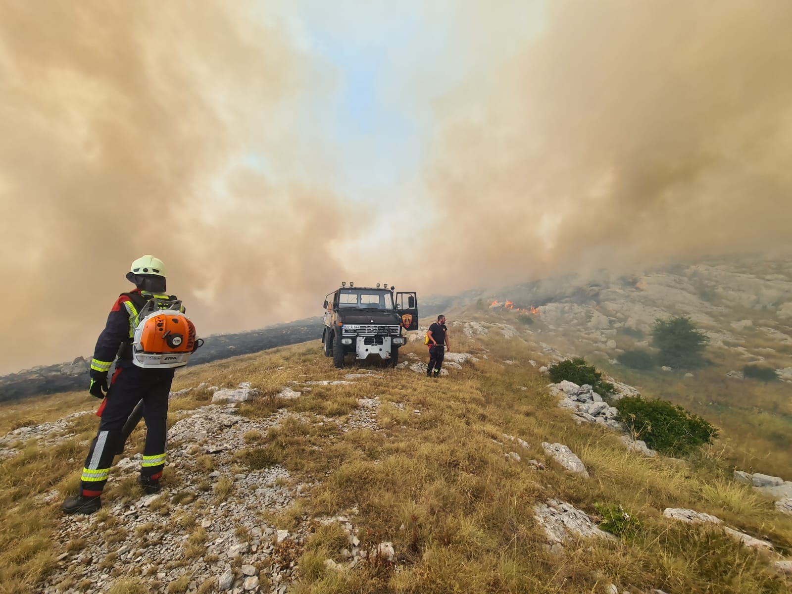  Požar na više lokaliteta na Dinari 