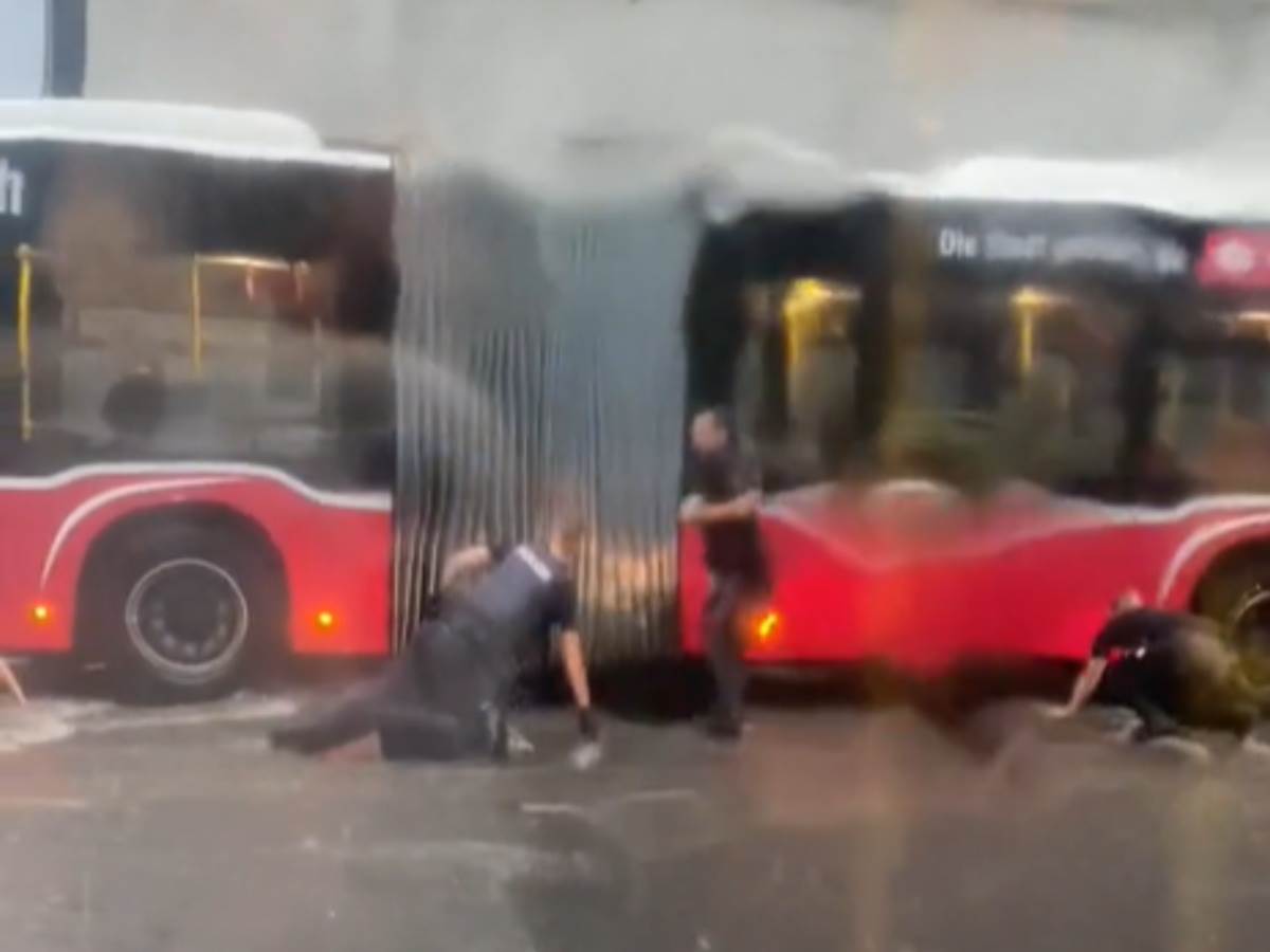  Nevrijeme u Beču žena ispod autobusa 