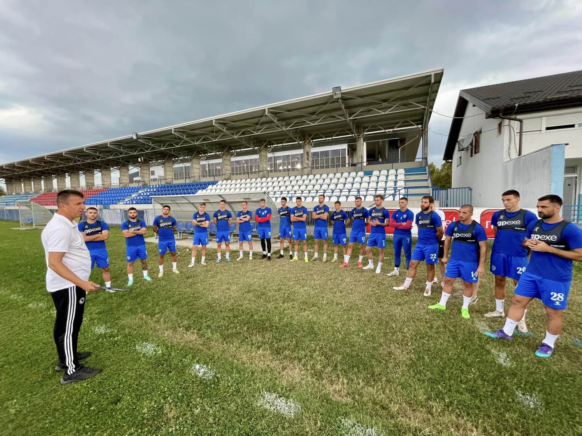  Slobodan Starčević odradio trening sa fudbalerima Laktaša 