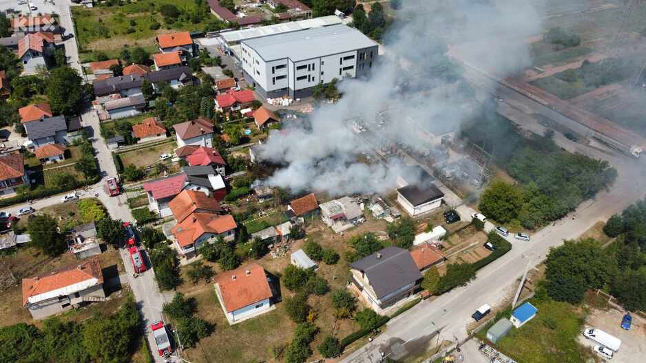 Veliki požar u sarajevskom naselju Hrasnica Veliki požar u sarajevskom naselju Hrasnica
