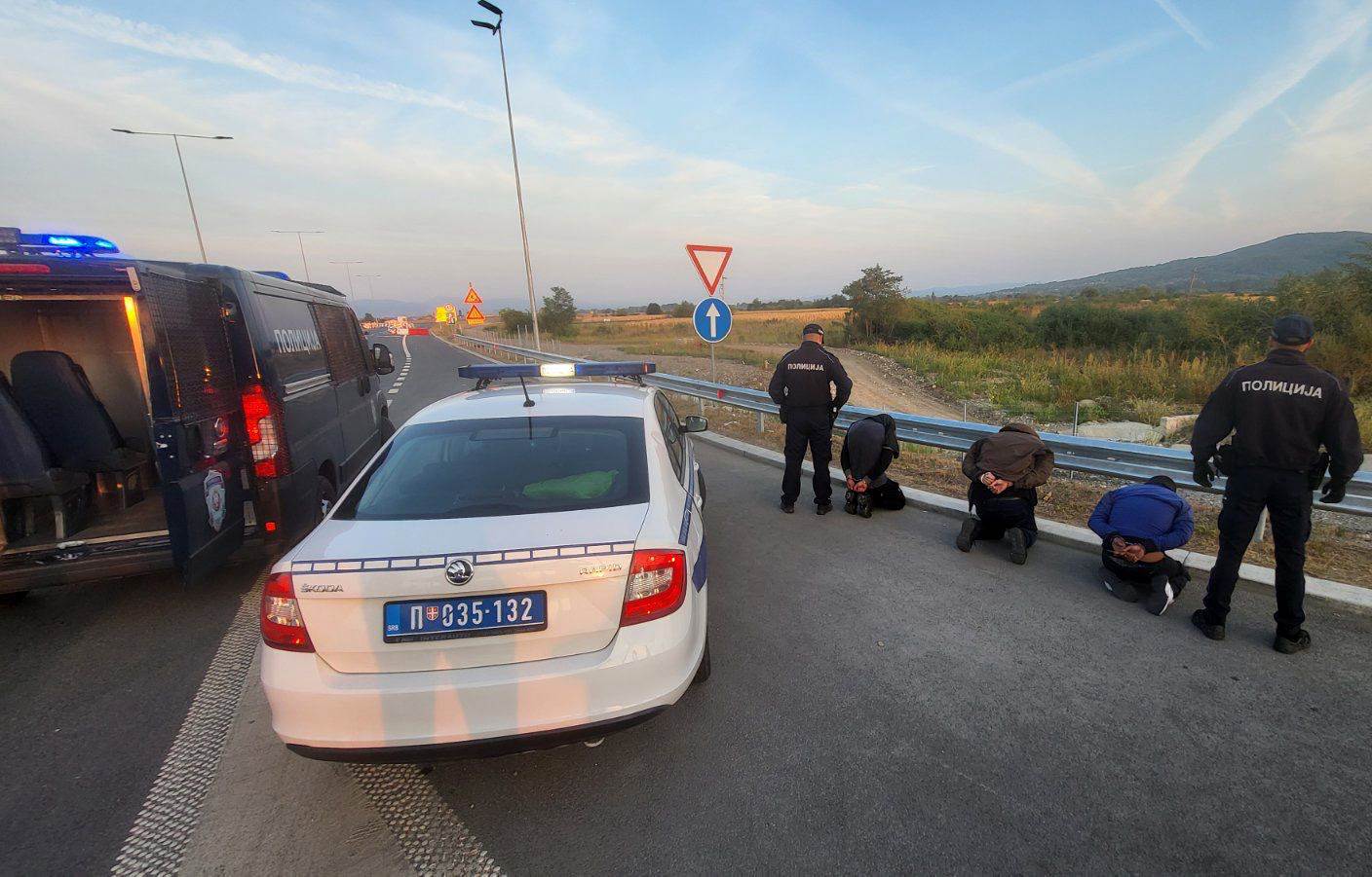  "Pala" tročlana banda: Pljačkali strane turiste i državljane na auto-putevima u Srbiji (FOTO) 