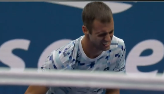  Laslo Đere predao meč Medvedevu zbog povrede 