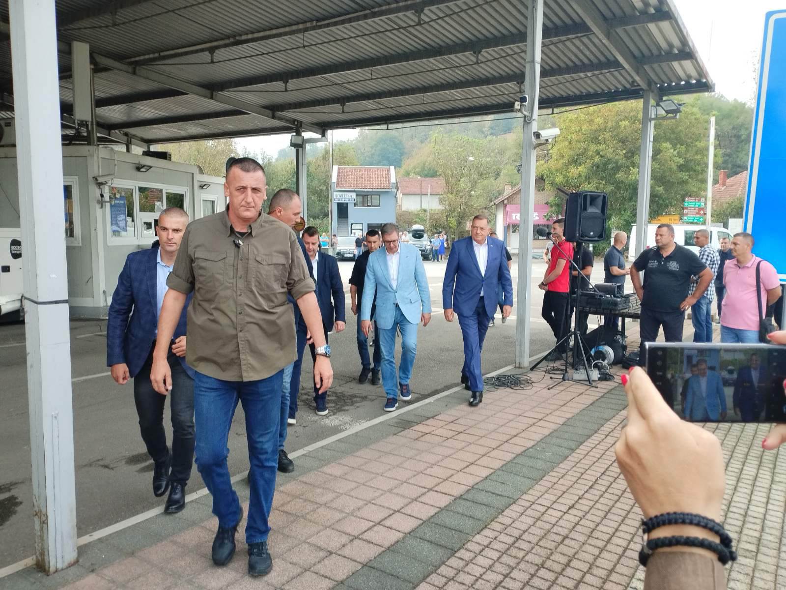  Dodik i Vučić obišli radove na rekonstrukciji mosta na Karakaju 