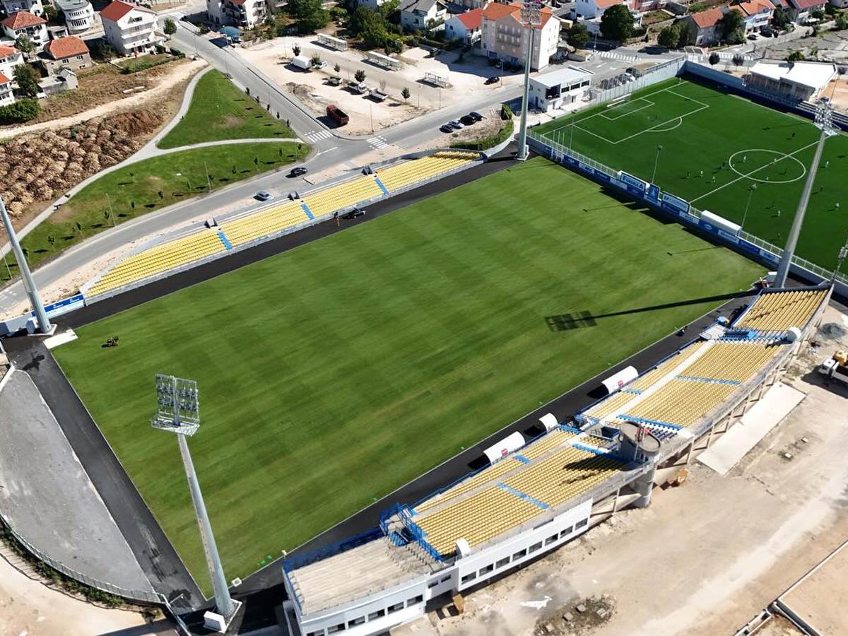  Vico Zeljković pohvalio Posušje nakon postavljanja hibridne trave na stadion Mokri Dolac 